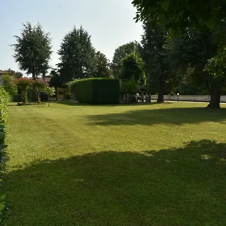 בית הארחה Manuela *