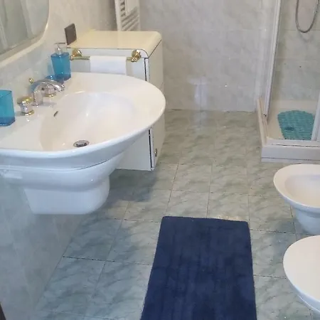 Manuela בית הארחה *